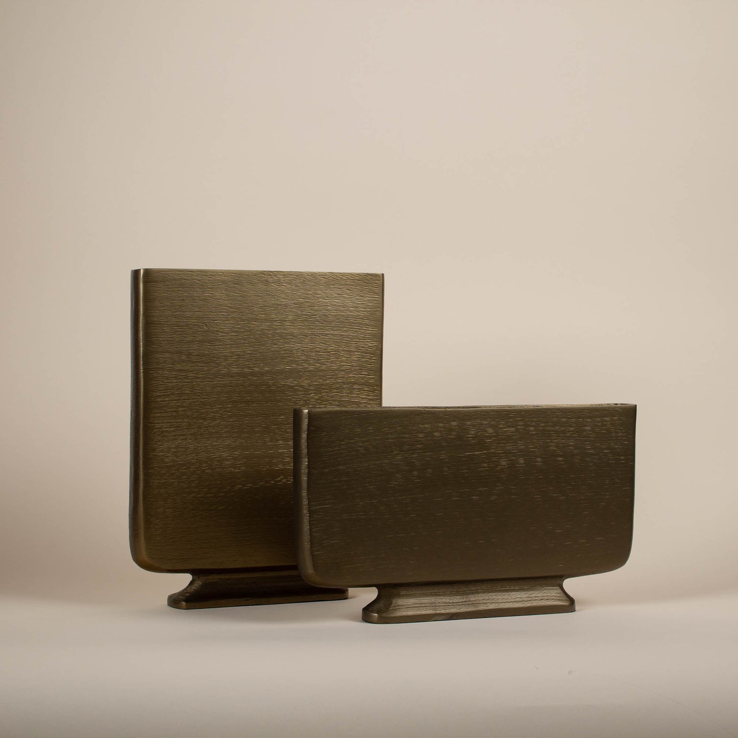 
                  
                    Lyra Wide Flat Vase
                  
                