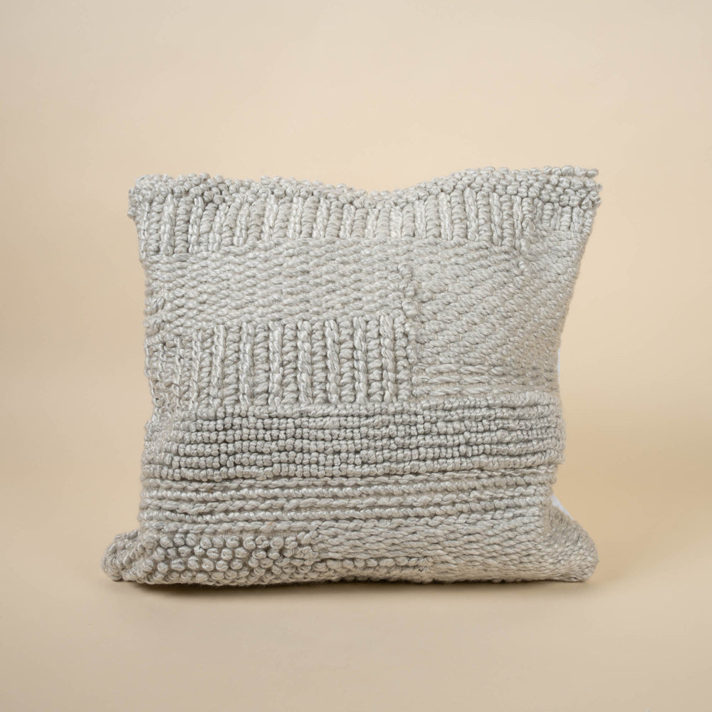 Naura Pillow 18x18